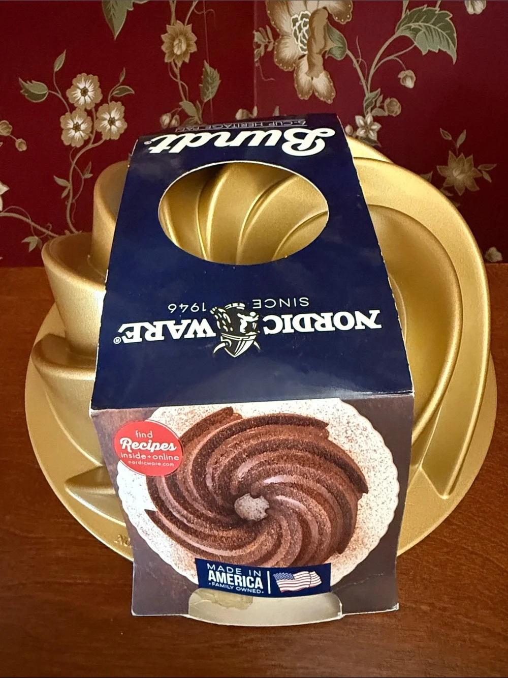 NWT Nordic Ware Bundt 6 Cup Heritage Pan Premier Gold Collection Made in USA